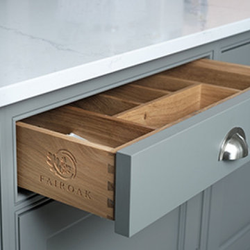 Light Grey Traditional Shaker Kitchen