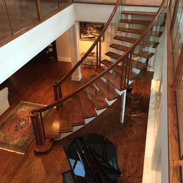 Indoor glass railing
