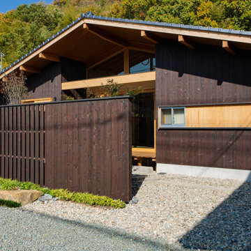 Triangle Roof House