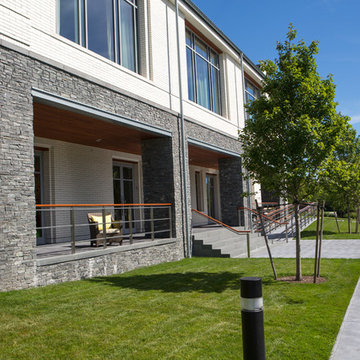 Combining Brick & Natural Stone: Country Club
