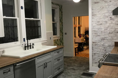 Kitchen - traditional kitchen idea in Other