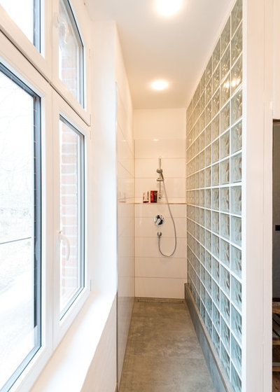 Современный Ванная комната by Kate Jordan Photo