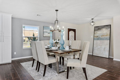 Dining room photo in Houston