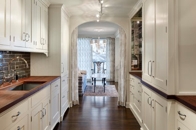 Eclectic home design photo in Chicago