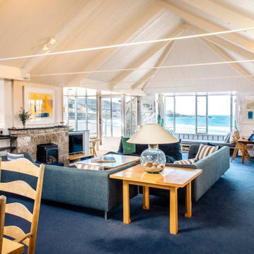 A light-filled modern Beachfront Loft Conversion in St Ives - Upper Saltings