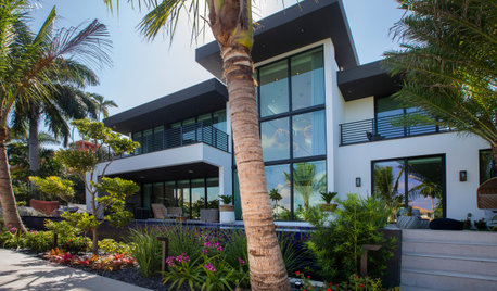 USA Houzz Tour: Tropical Comfort & Style for a Summer-Loving Home