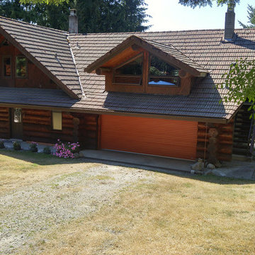 Residential roll up garage doors