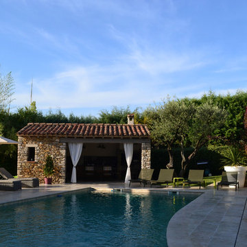 Farniente au bord de la piscine