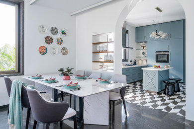 Idées déco pour une salle à manger contemporaine.