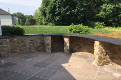 Inspiration for a timeless patio remodel in Philadelphia