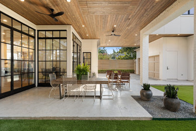 Example of a patio design in Houston