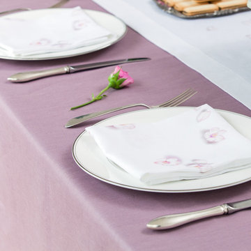 Huddleson - Artistic Contemporary Table Linens