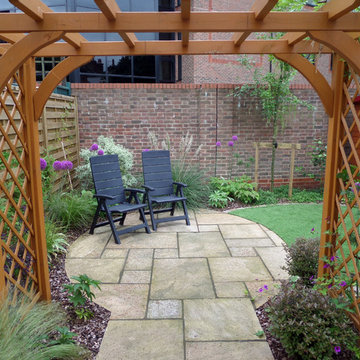 Courtyard garden with artificial grass