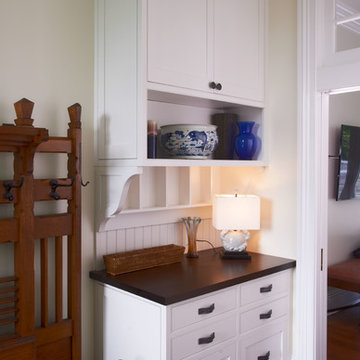 Comfortable Elegance on the Ocean