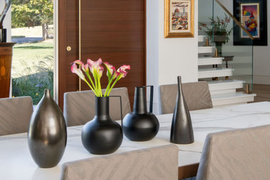 Transitional dining room photo in Nashville