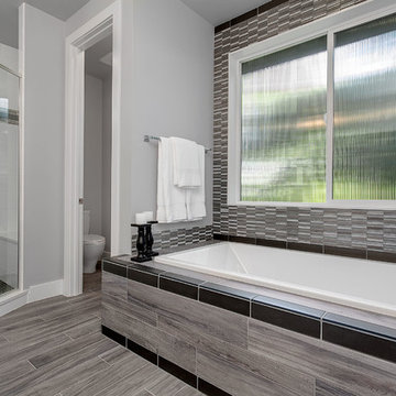 Greater Seattle Area | The Naples Avante B Master Bathroom