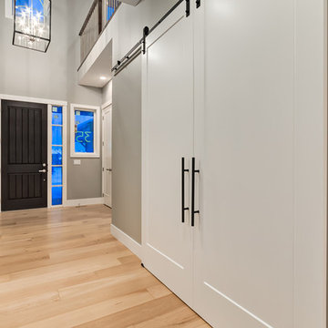 Beautiful Transitional home in Watermark