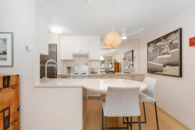 Kitchen - modern kitchen idea in Vancouver