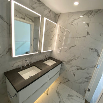 Bathroom and SIDLER Mirror in Kai Kitsilano, Vancouver, BC