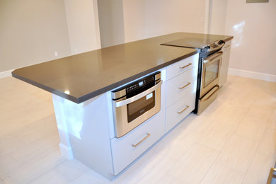 Inspiration for a timeless kitchen remodel in Miami