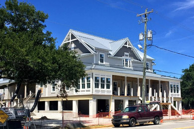 Beach style home design photo in Charleston