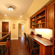Wall mounted desk