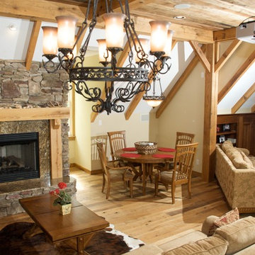 Williamsburg Timber Bonus Room