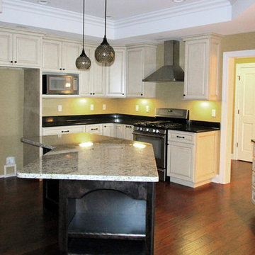 Two tone kitchen; painted maple and espresso