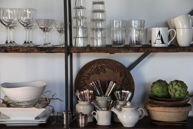 Inspiration for a country kitchen remodel in Burlington