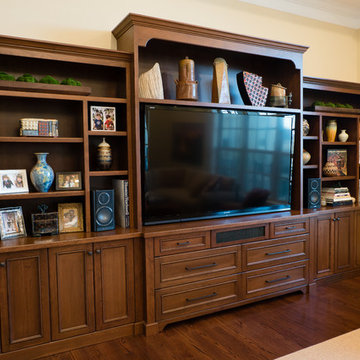 Jim's Library, Bar & Built-Ins.