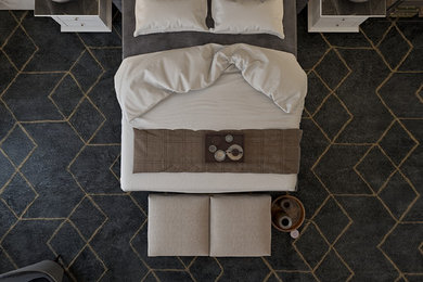 Bedroom - contemporary bedroom idea in London