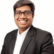 Jayesh Surisettis foto