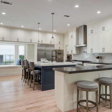 Bellaire- Houston Texas - Traditional Kitchen/Bathroom Remodel