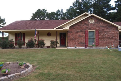 Home design - traditional home design idea in Atlanta