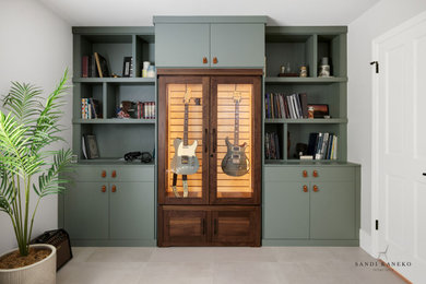 Minimalist home office photo in Los Angeles
