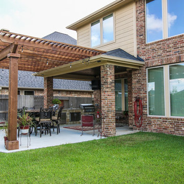 Pergola and Outdoor Kitchen: Fulshear, TX