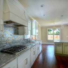 Kitchen Peninsula/Two Tone