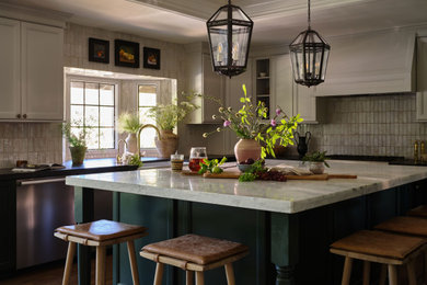 Example of a kitchen design in San Francisco