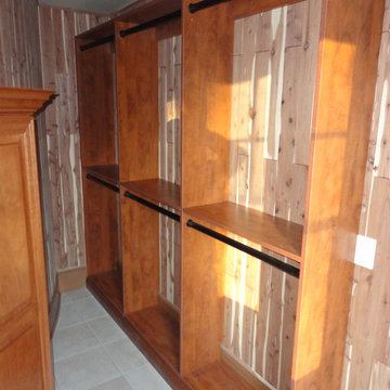 2018: Large Walk In with Shoe Wall and Stand Alone Wardrobes