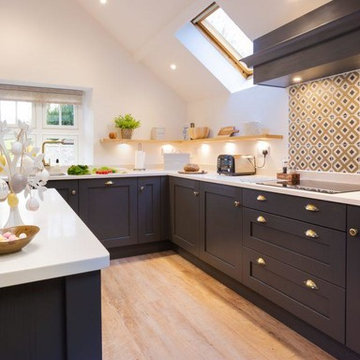 Graphite Shaker Kitchen with Pearl Calacatta Quartz