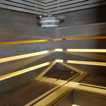 A sauna in a Boathouse, why not!