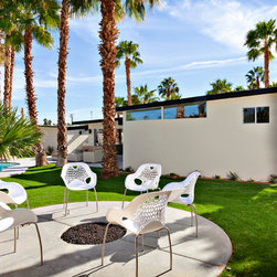Mid Century Home Staging - Outdoor Lounge Chairs