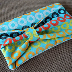 Bow Zipper Pouch - Lifestyle And Leisure