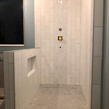 Multi-tonal Bathroom