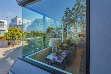 Inspiration for a contemporary living room remodel in San Francisco
