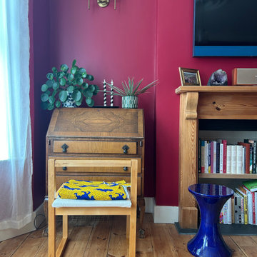 Red eclectic lounge