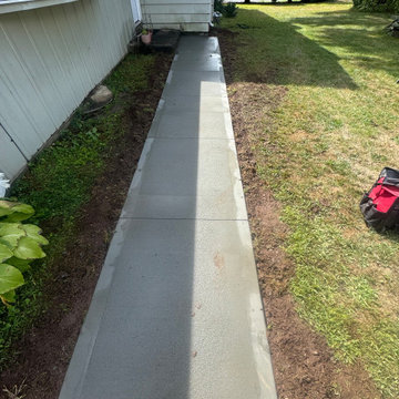 Concrete side walk