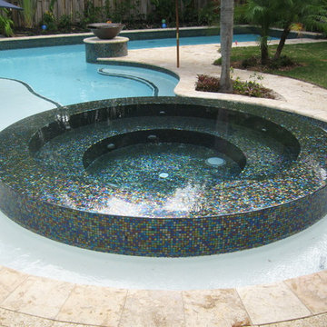 Contemporary Swimming Pool With Fire Features - Montanaro