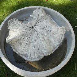 Water feature - Outdoor Fountains And Ponds