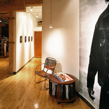 Levi Strauss & Co. Valencia Street Store, 1998